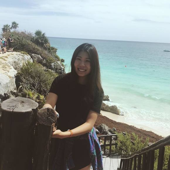 Meet your Posher, Nicole - Picture 1 of 1